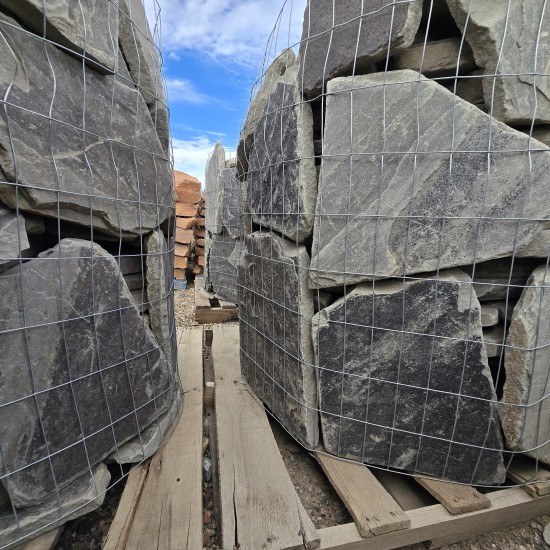 Raven Tumbled Flagstone 1 - 2"