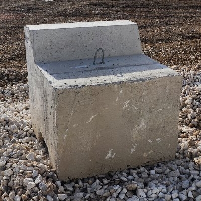 Deco. 2x2x2 Brickfaced Cap