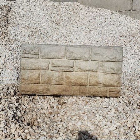 Deco. 4x2x2 Brickfaced Cap