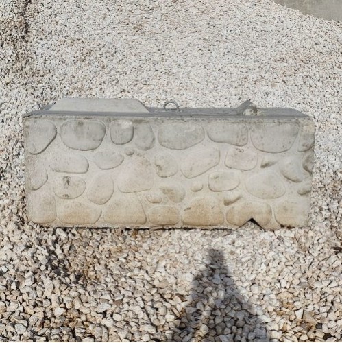 Deco. 5x2x2 Cobbleface "T" Block