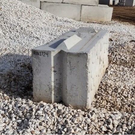 Deco. 5x2x2 Cobbleface "T" Block