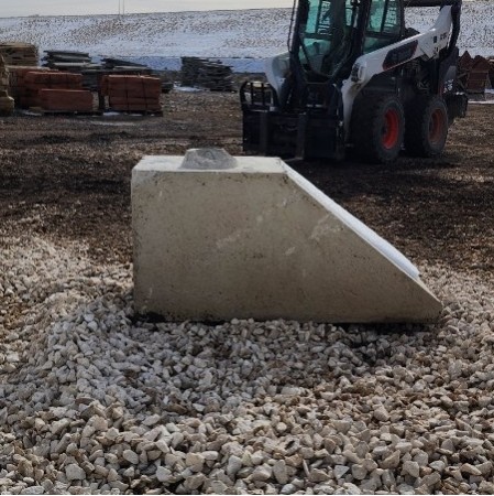 Deco. 4x2x2 (L) Wedge Stacker
