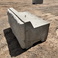 Deco. 4x2x2 Chiseled Cap