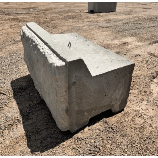 Deco. 4x2x2 Chiseled Cap