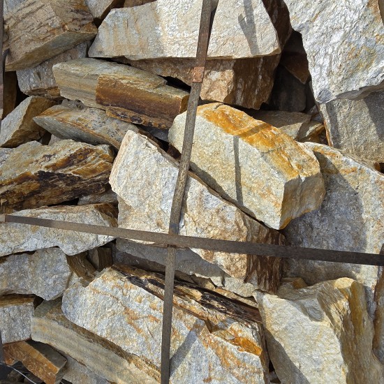 3-8" Buried Treasure Flagstone - Edging Builders