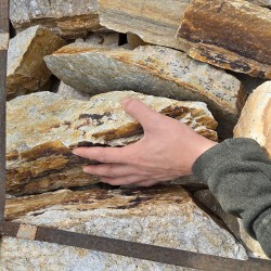 3-8" Buried Treasure Flagstone - Edging Builders