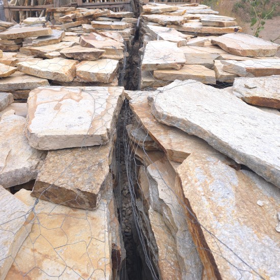1 ¾ – 2 1/4" Buried Treasure Flagstone 